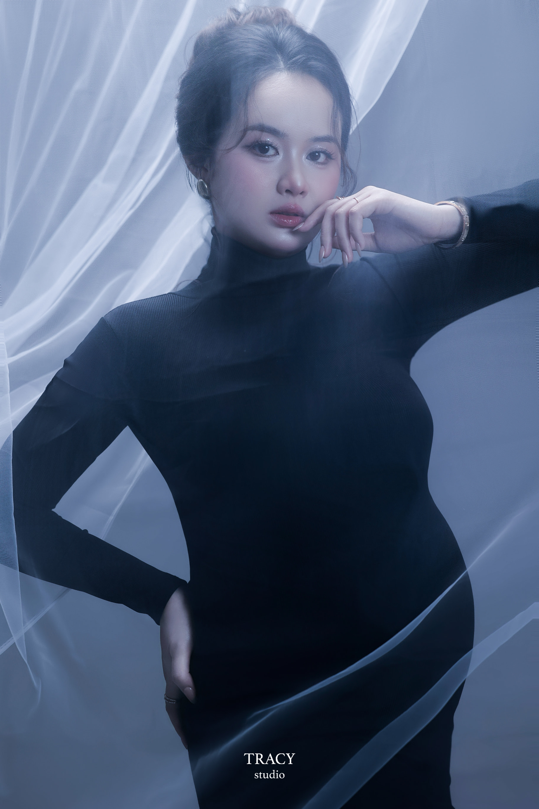 frontend/img/gallery/anh-bau/tracy-studio-chup-concept-bau-hoang-huong (2).jpg